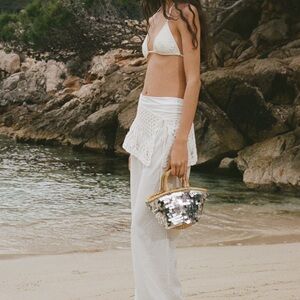 Mini mango sequin basket